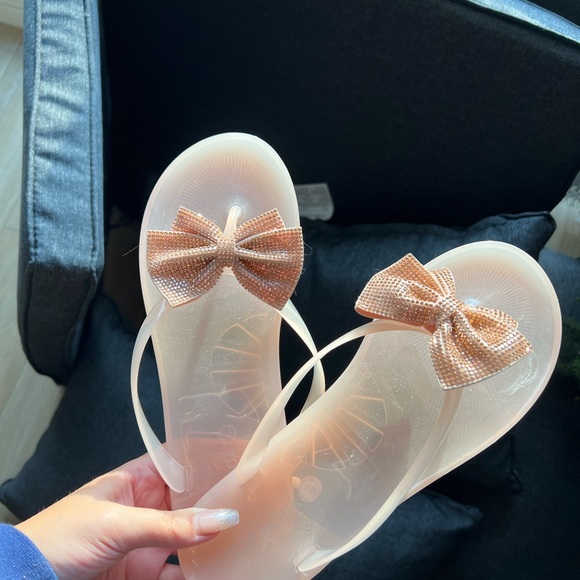 Brand new Top Moda sandals with bow - Picture 4 of 4